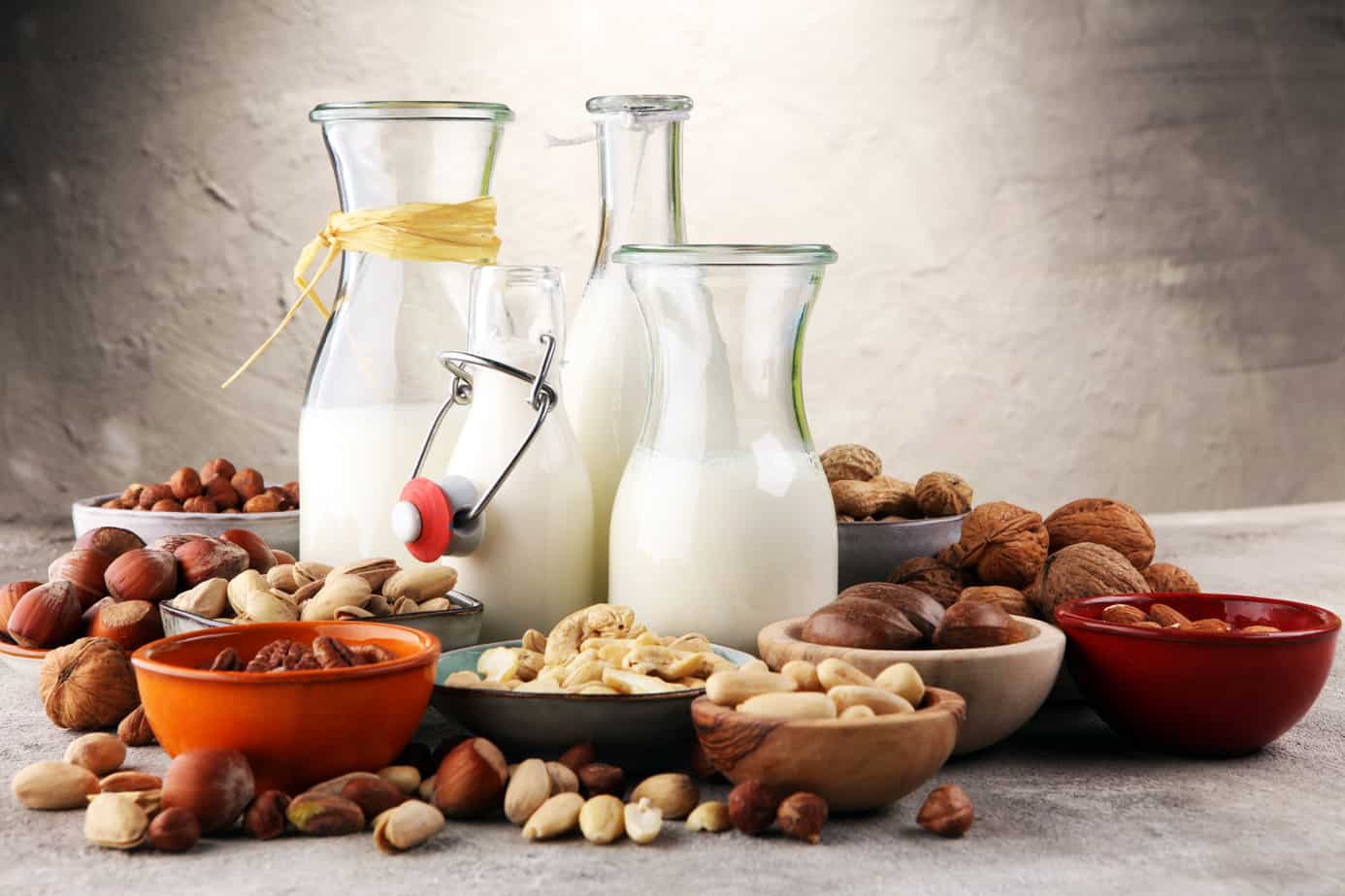 Low Carb Milk Substitutes: The Best Carb Free Milk Options to Dairy Milk